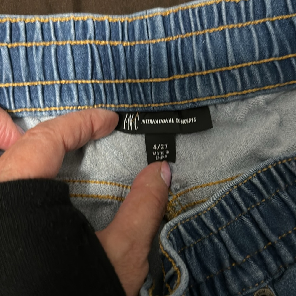 Jeans - Picture 7 of 8